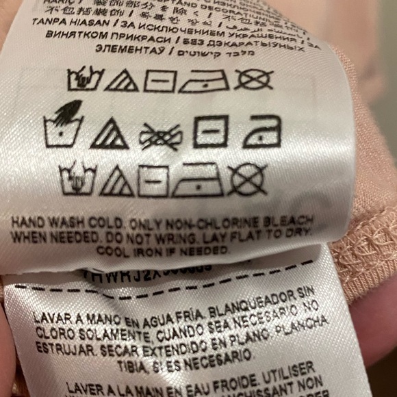 WORN ONCE GUESS PALE PINK SIZE MEDIUM SHORT SLEEVE BODYSUIT - Picture 15 of 15